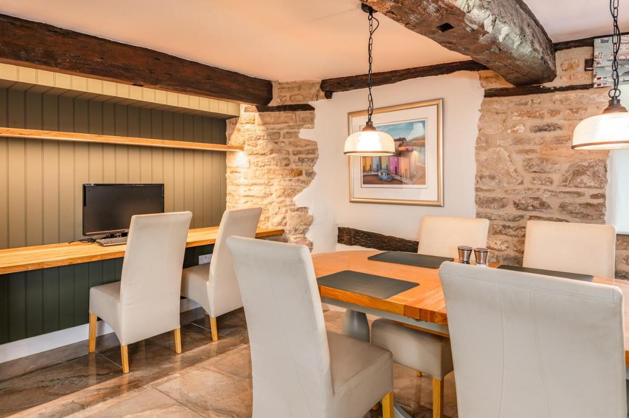 Stylish Central 6 Bedroom Converted Granary Stamford Extérieur photo