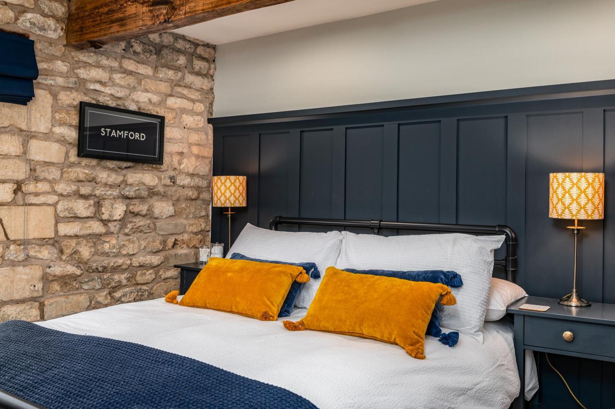 Stylish Central 6 Bedroom Converted Granary Stamford Extérieur photo