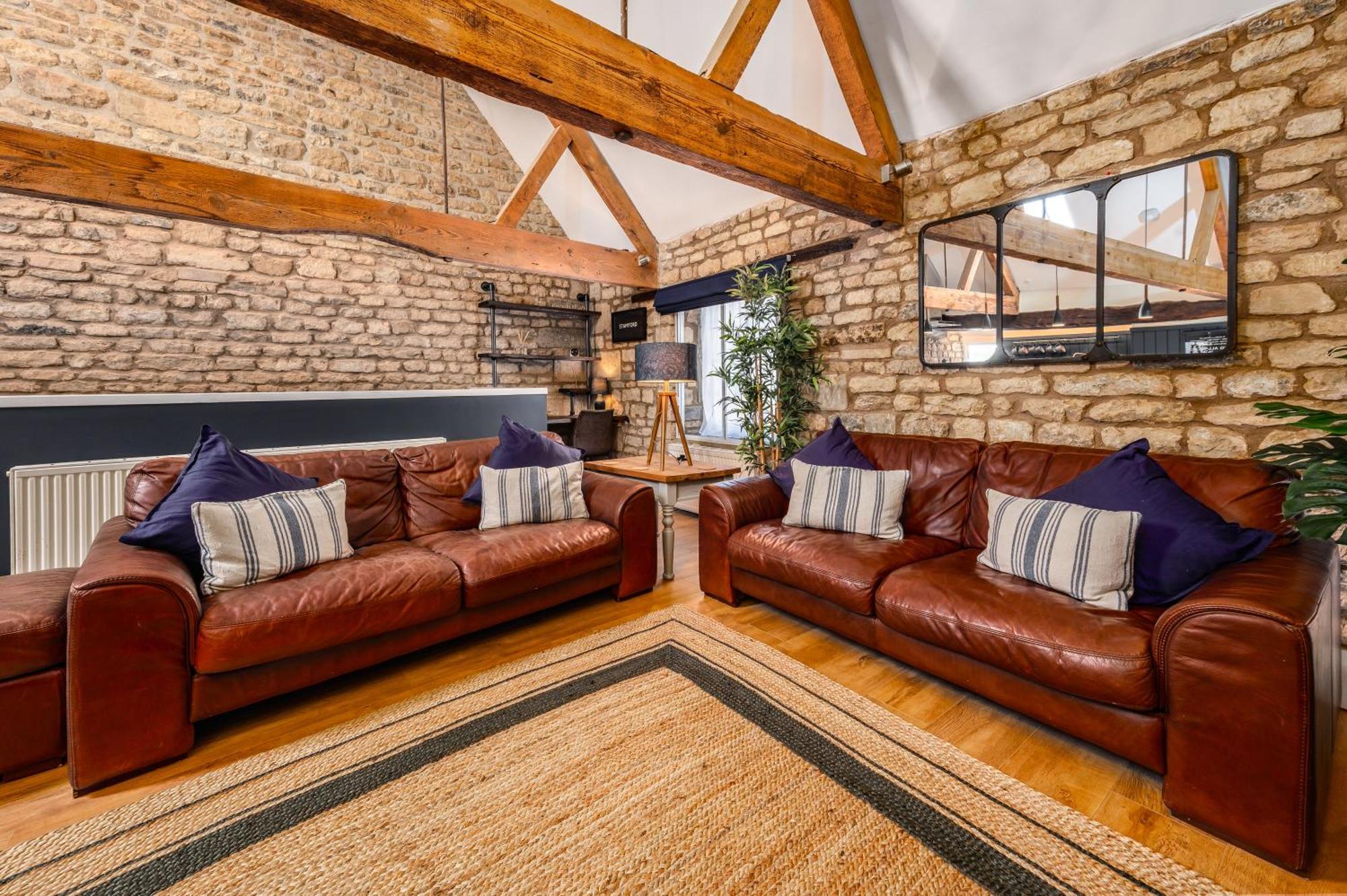 Stylish Central 6 Bedroom Converted Granary Stamford Extérieur photo